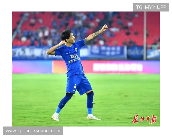 武汉三镇弧顶远射屡屡威胁球门