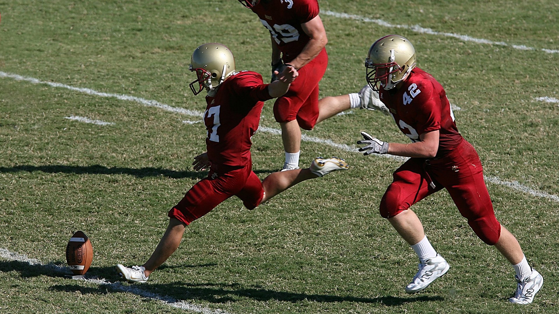 奥卡拉汉全程保持强劲节奏,奥卡拉汉州长