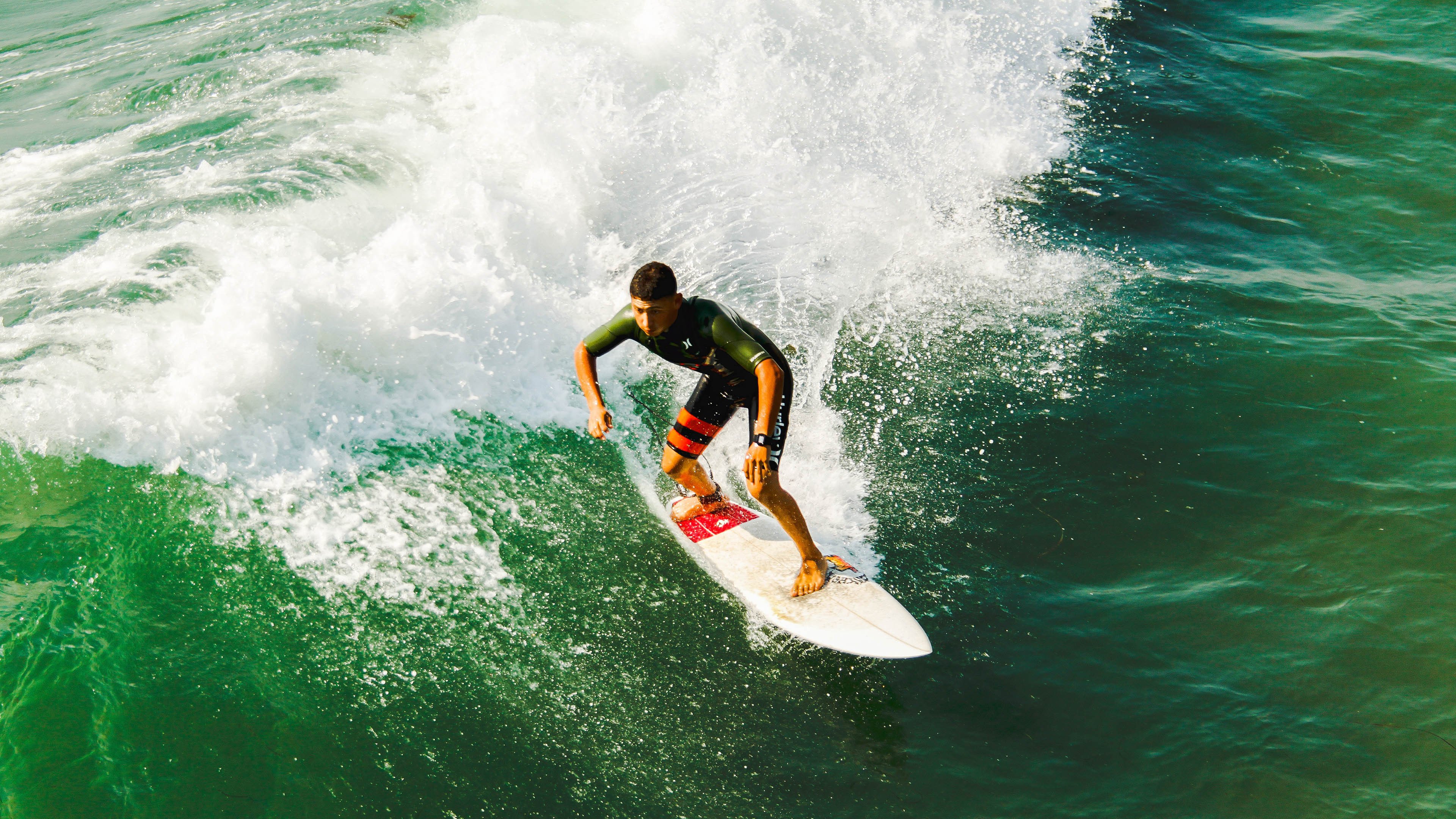 米兰双雄奋力争夺,意甲火药味十足