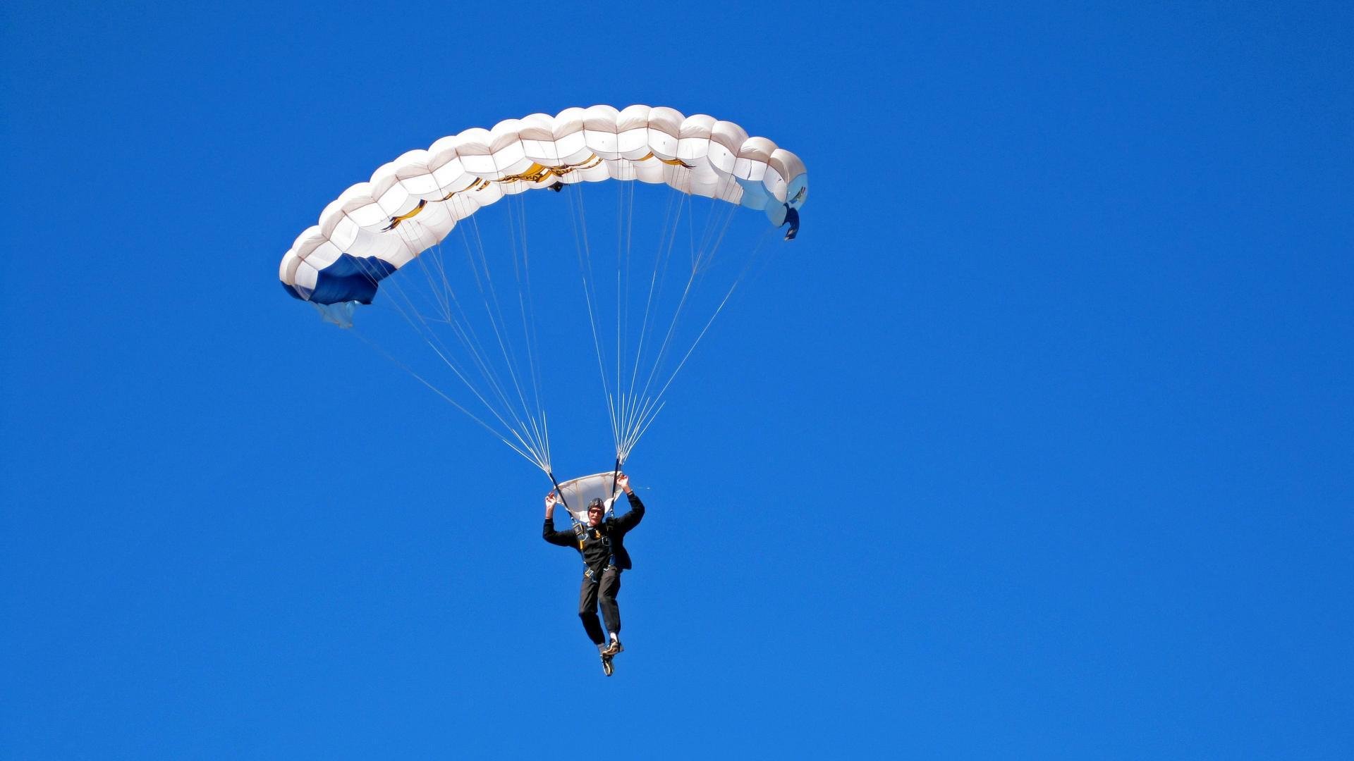 星空入口官网-书记落马背后的廉政警示，书记落泪